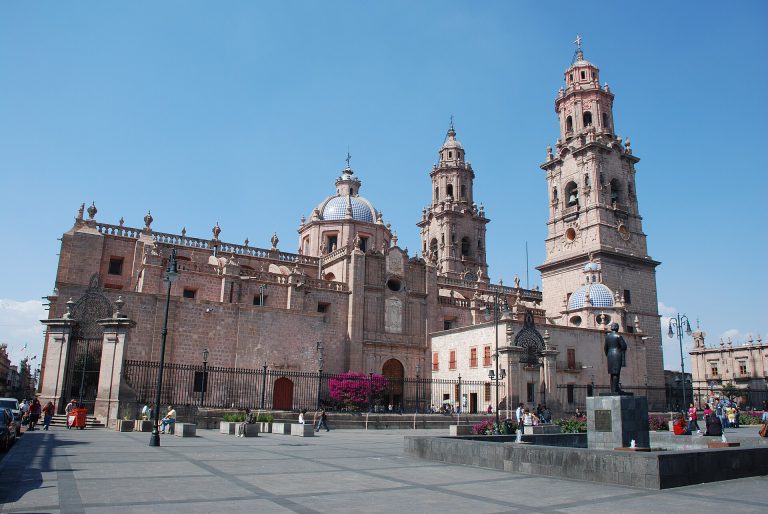 As torres rosadas da Catedral de Morelia, patrimônio da humanidade